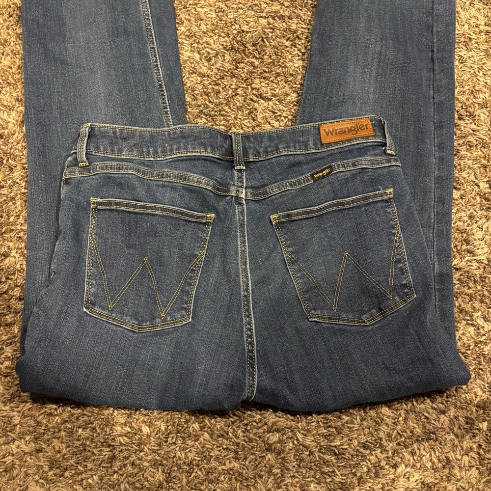Wrangler Women's Classic Blue Straight Leg Jeans